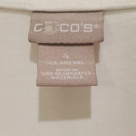 Chicos soft white tee with red and gold stars 2x - Picture 3 of 4